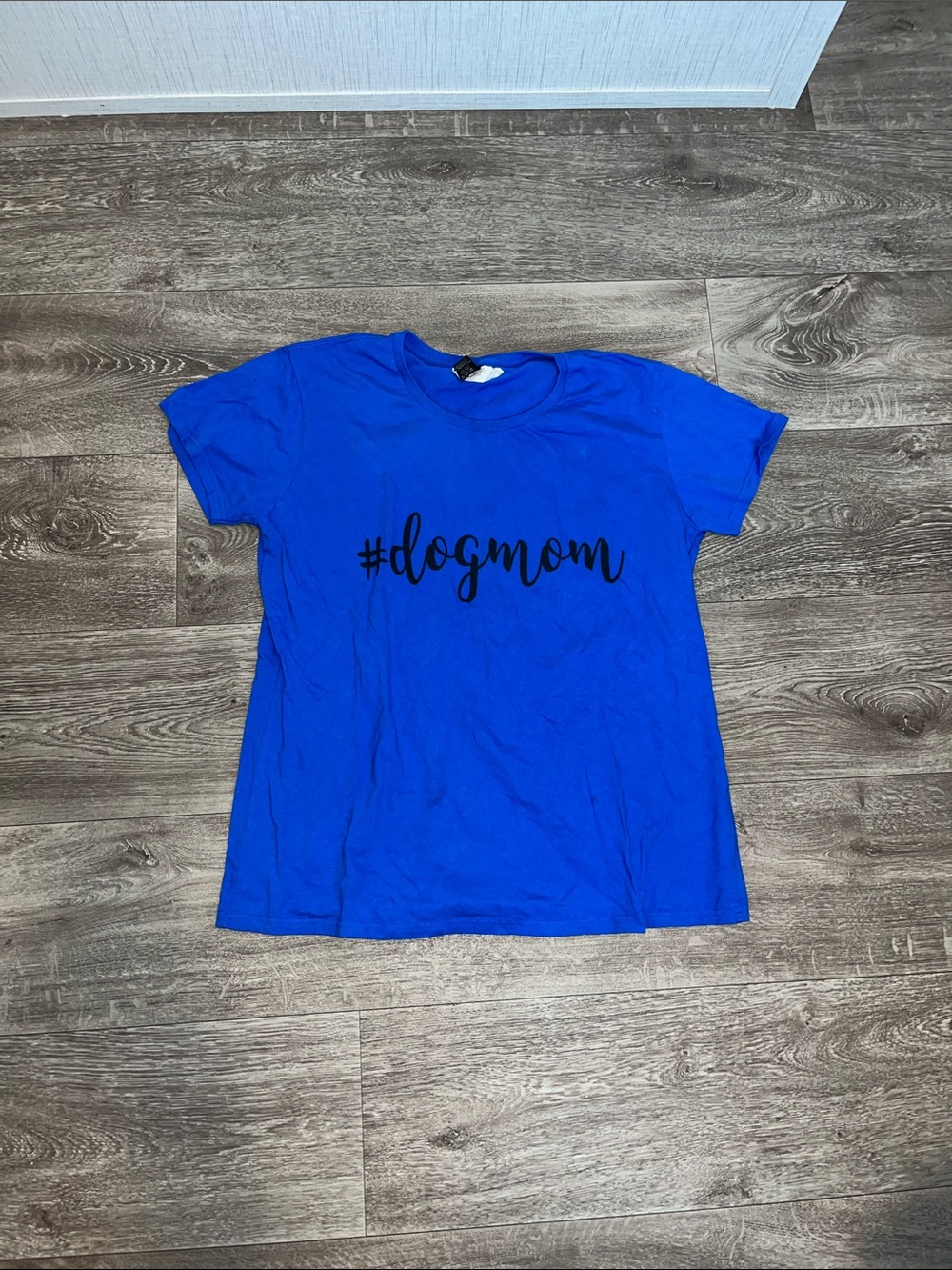 #dogmom Graphic Tee - Blue Women’s T-Shirt